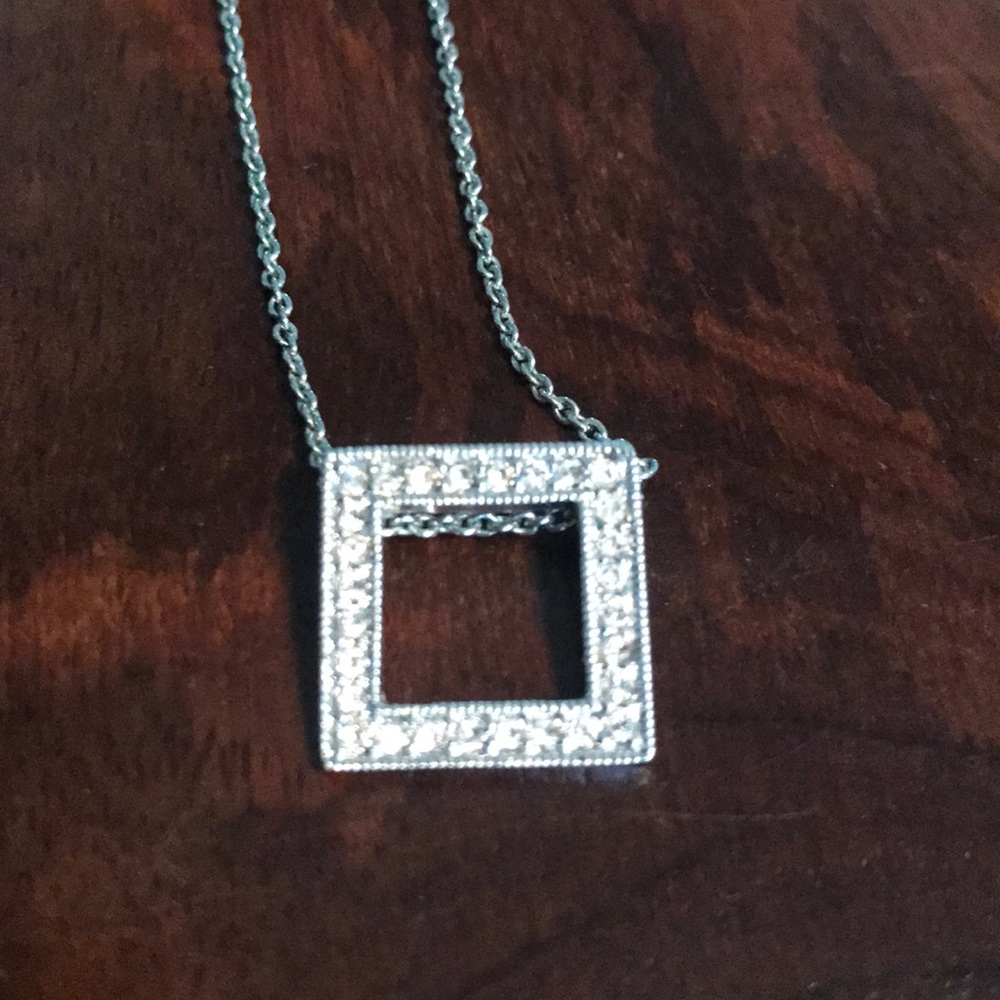 Crystal silver necklace. - Picture 2 of 2